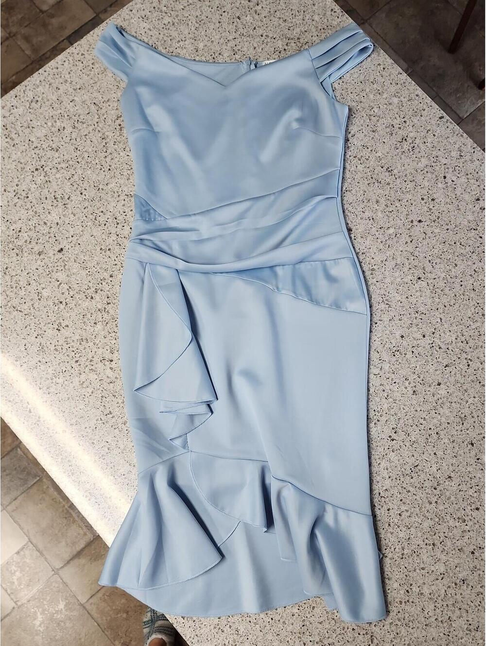 Dress - Picture 3 of 9